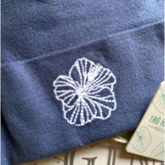 Tag Aloha Hibiscus Beanie - Picture 7 of 11